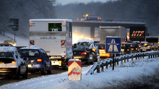 Kilkaset osób uwięzionych na autostradzie