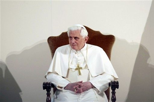 Papież chce rozmawiać z Sarkozym o sytuacji Romów