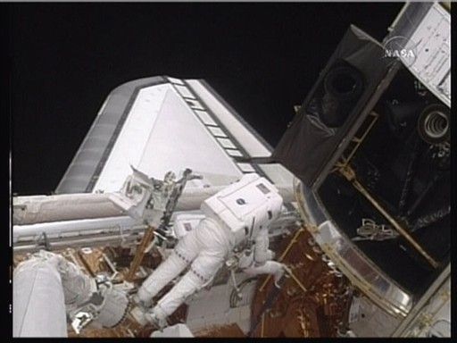 Astronauci wymienili żyroskopy w teleskopie Hubble'a