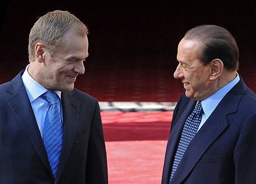 Tusk będzie rozmawiał z Berlusconim o Buzku i "ma asy"