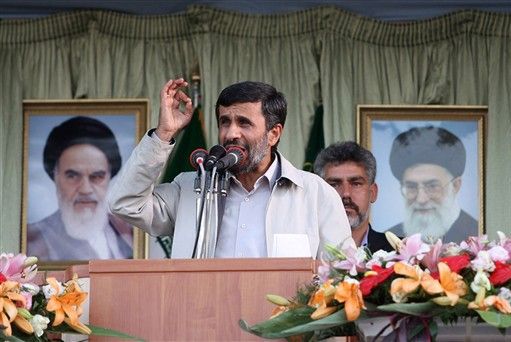 Ahmadineżad uległ naciskom - dymisja wiceprezydenta