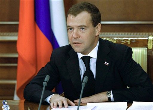 Miedwiediew chce przyjechać na pogrzeb prezydenta RP