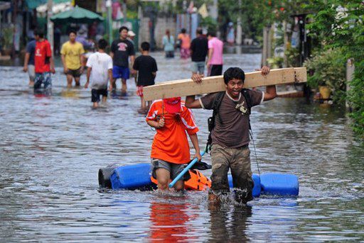 Powódź zalewa stolicę - sytuacja staje się dramatyczna