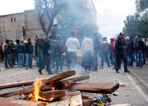 Znowu wybuch przemocy w stolicy Tunezji