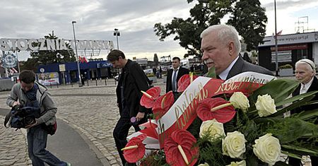 Wałęsie puściły nerwy: przymknij się pan!