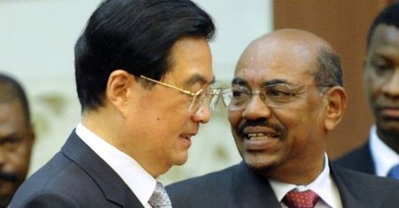 Prezydent ścigany za zbrodnie wojenne z wizytą w Chinach
