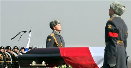 "Nie wiem czy Lech Kaczyński widziałby siebie na Wawelu"