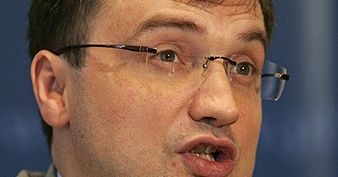 "Dubieniecki to osoba prywatna, nie łączcie go z PiS"