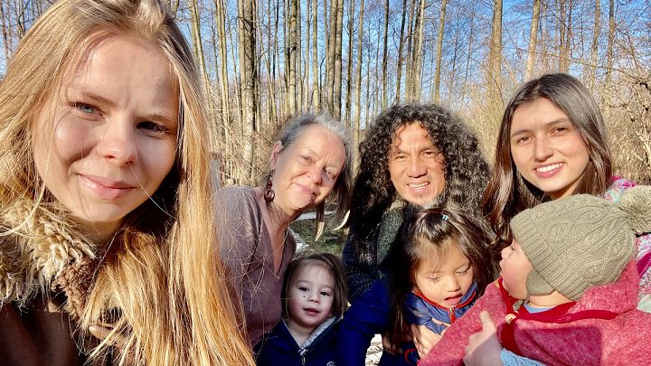 Pola dzieli ukochanego z innymi. "Komentują: patologia, biedne dzieci"