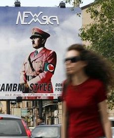 Hitler w różowym mundurze