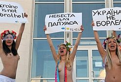 Znowu pokazały piersi