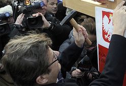 Palikot "ukrzyżował" konstytucje