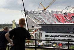 Runął dach stadionu