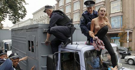 Femen w obronie Tymoszenko