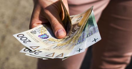 Bon senioralny od 1 stycznia 2026 r. Nawet 2150 zł miesięcznie.