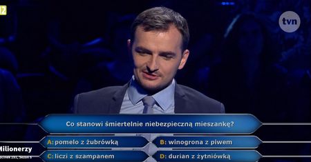 Pytanie o niebezpieczną mieszankę w ''Milionerach''. Połączenie alkoholu z owocami