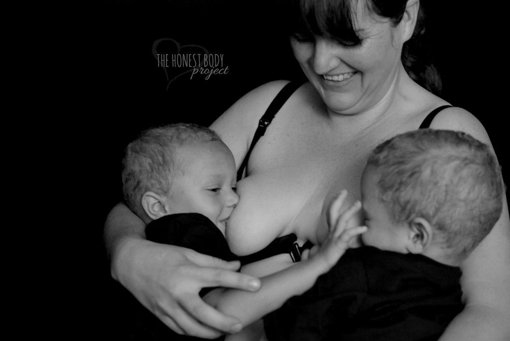 Karmienie piersią powyżej roku - fotografie Natalie McCain