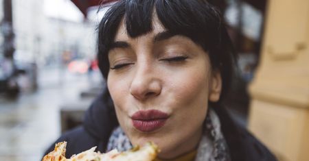 Na liście m.in. pizza. 7 produktów, które "bezlitośnie tną ryzyko raka"