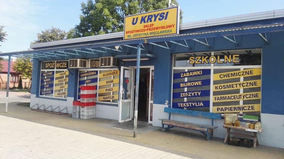 Zniszczona ławeczka z serialu Ranczo w 2021 roku (fot. Jastrząb Post)
