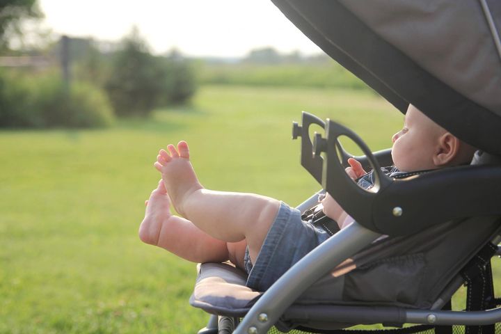 Podczas spacerów dziecko często zasypia w wózku