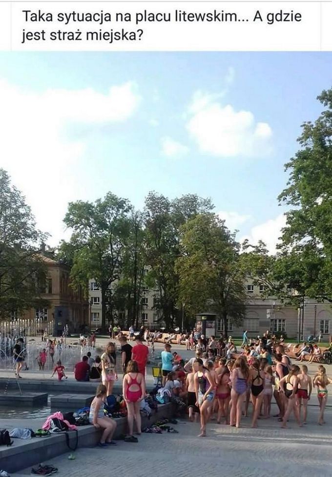 Kąpiele w fontannie miejskiej w Lublinie są na porządku dziennym