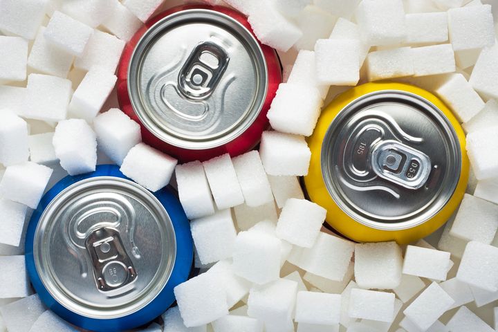 Eksperci zachęcają, by na produktach z dużą zawartością cukru umieszczać napis "cukier zabija"