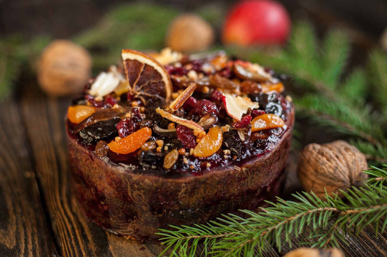 Tort makowy – wartości odżywcze i kalorie. Kto nie powinien go jeść?