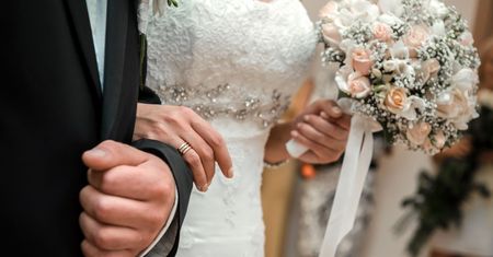 Ośmieszył ośmiu kochanków żony na własnym ślubie. Zrobił to w sprytny sposób