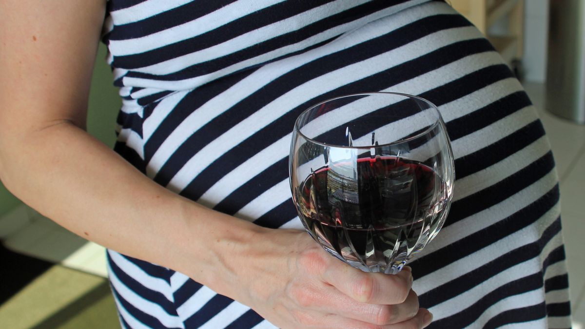 Alkohol na początku ciąży oraz w późniejszych trymestrach jest niedozwolony