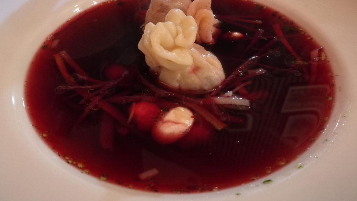 Tak zepsujesz wigilijny barszcz. Oto najczęstsze błędy podczas gotowania