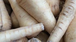 Wygląda jak pietruszka, smakuje jak marchew. Warzywo odtruwa i usuwa obrzęki