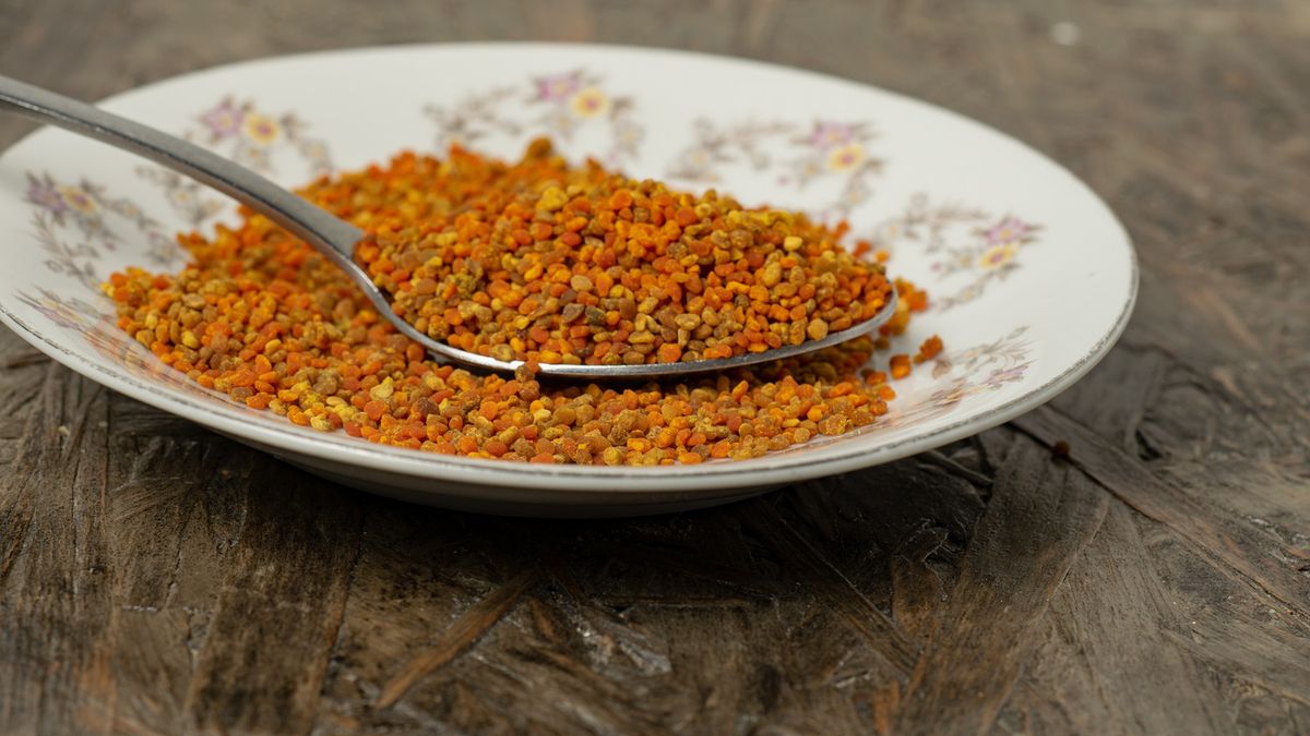 Stosowanie pszczelej pierzgi może pomóc w leczeniu przewlekłych zapaleń wątroby