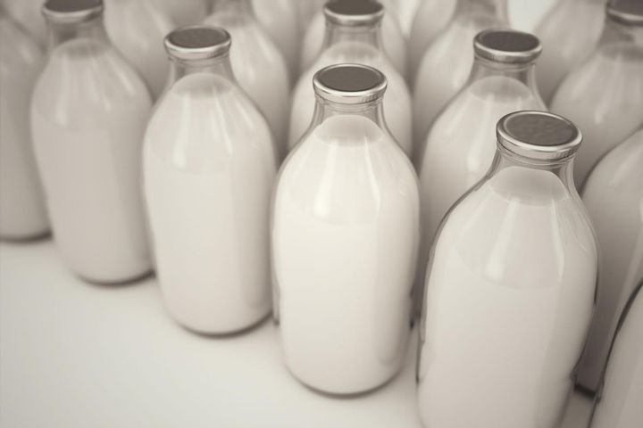 Dla wielu ludzi mleko jest stałym elementem codziennej diety