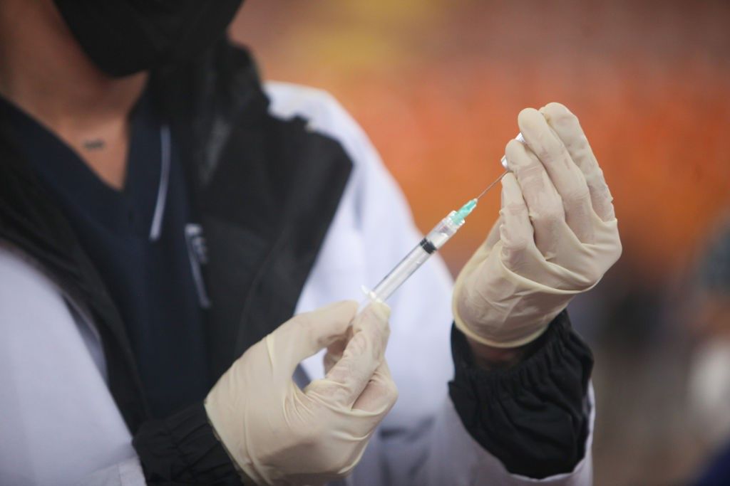 Środowiska antyszczepionkowe podają wybrane informacje na temat szczepień. Cel prosty: chcą wzbudzić strach