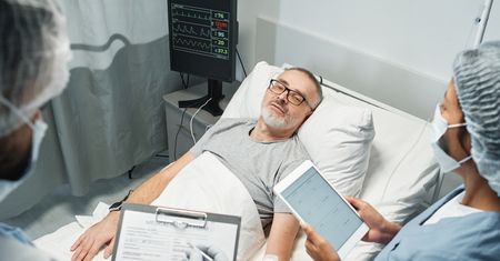 Leczenie paliatywne (objawowe) – co to jest? Wskazania, korzyści i skutki uboczne