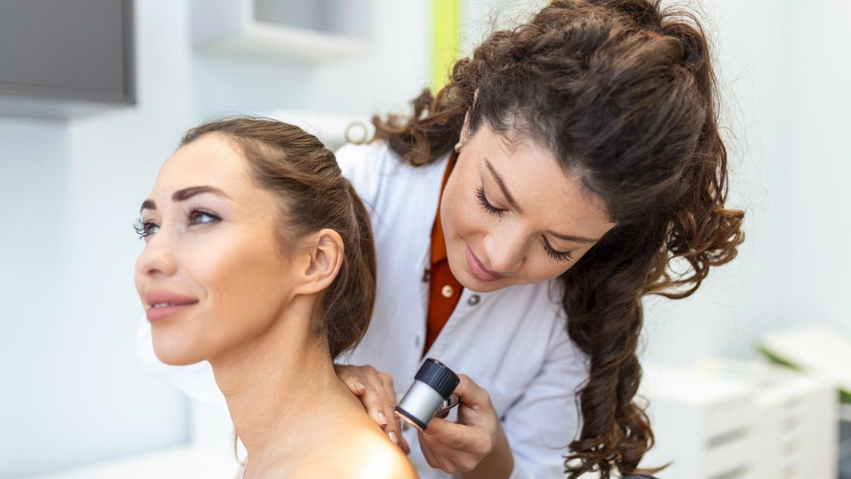 Liszaj płaski to przewlekła choroba skóra.