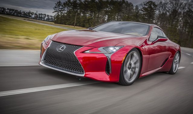 Lexus LC 500 również w wersjach cabrio oraz F