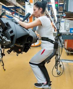 Niecodzienny pomysł Audi na poprawę ergonomii pracy w fabrykach