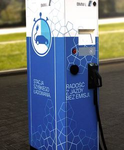 BMW uruchomiło w Warszawie punkt szybkiego ładowania aut elektrycznych