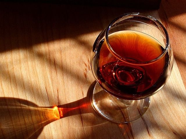 Chiny uderzają w Europejską brandy. Nowe cła jako odpowiedź na decyzję UE