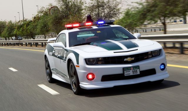Chevrolet Camaro we flocie dubajskiej policji