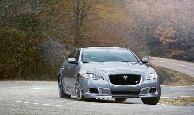 Jaguar XJR: nowojorski debiut sportowej limuzyny