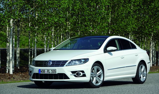 VW CC R-line wjeżdża do polskich salonów