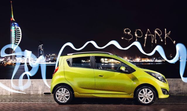 Chevrolet Spark pomalowany światłem