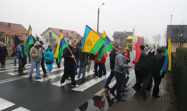 Samorządowcy buntują się przeciwko Nowakowi