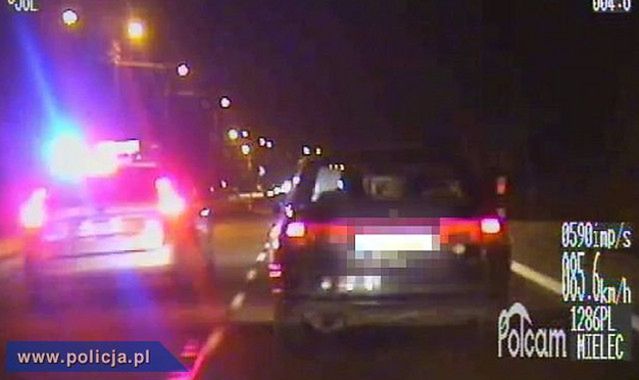 Uciekał przed policją, a potem zgłosił kradzież auta