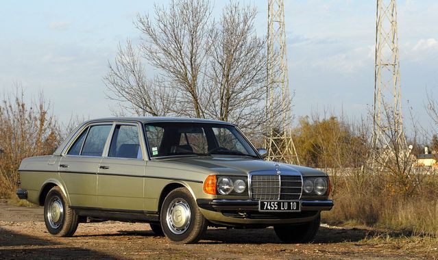 Mercedes W123 230E (1983): niezniszczalna "Beczka"