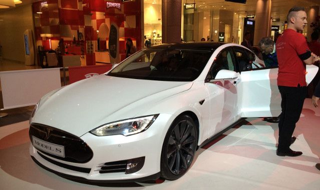 Tesla Model S: samochód dla miłośników Internetu