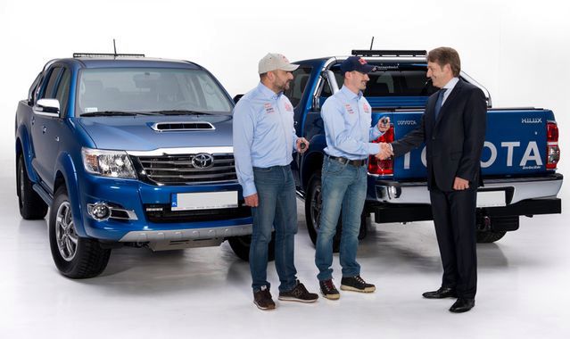 Toyota Hilux Invincible oficjalnym autem Małysza