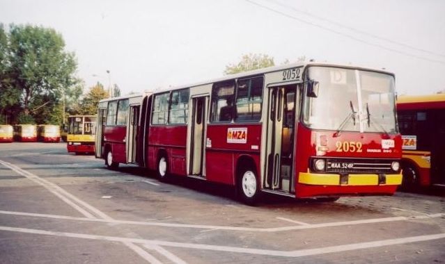 Warszawa żegna się z ostatnimi Ikarusami